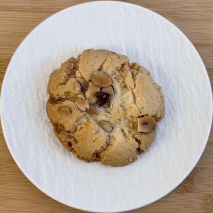 ALMOND CRUMB COOKIE